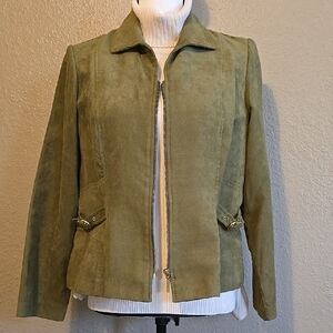 Studio I Green Blazer with Structured Design and Soft Texture